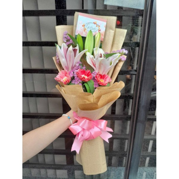 BOUQUET-SPRAY11