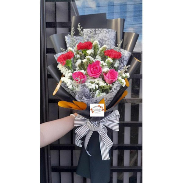 BOUQUET-SPRAY12