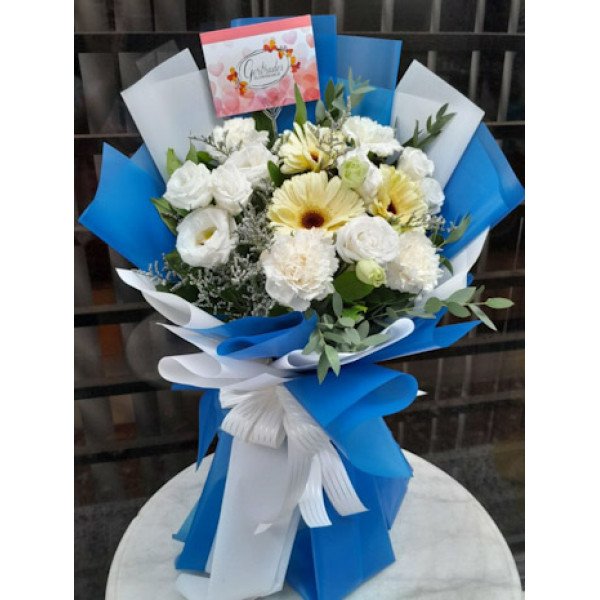 BOUQUET-SPRAY40