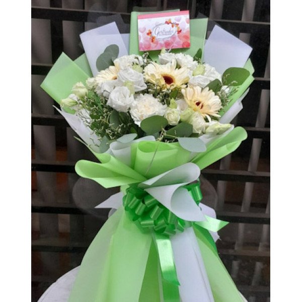 BOUQUET-SPRAY42
