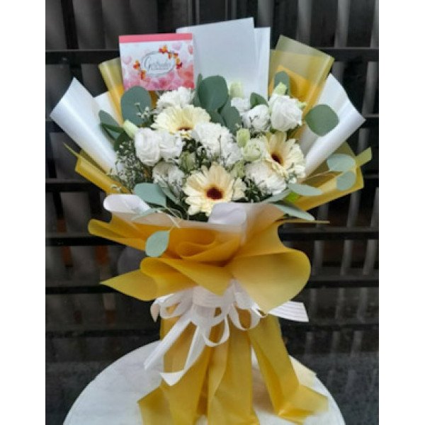 BOUQUET-SPRAY43